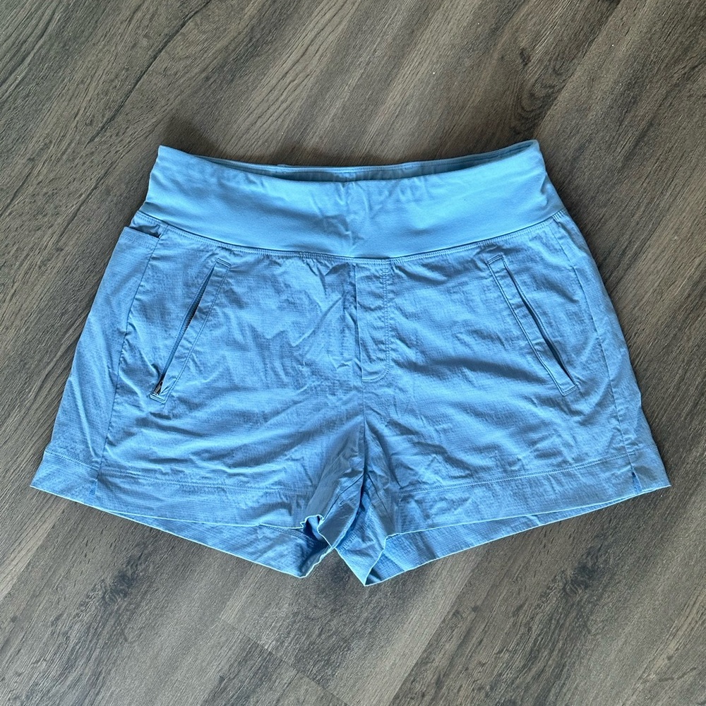 Athleta Womens Trekkie North Shorts Size 8 (cornflower?) Blue